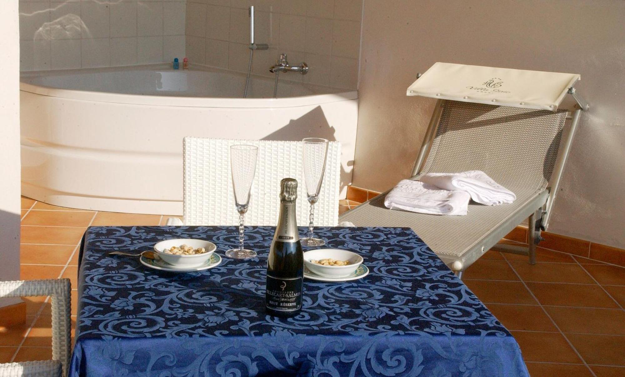Hotel Villa Sirio Санта-Мария-ди-Кастеллабате Экстерьер фото