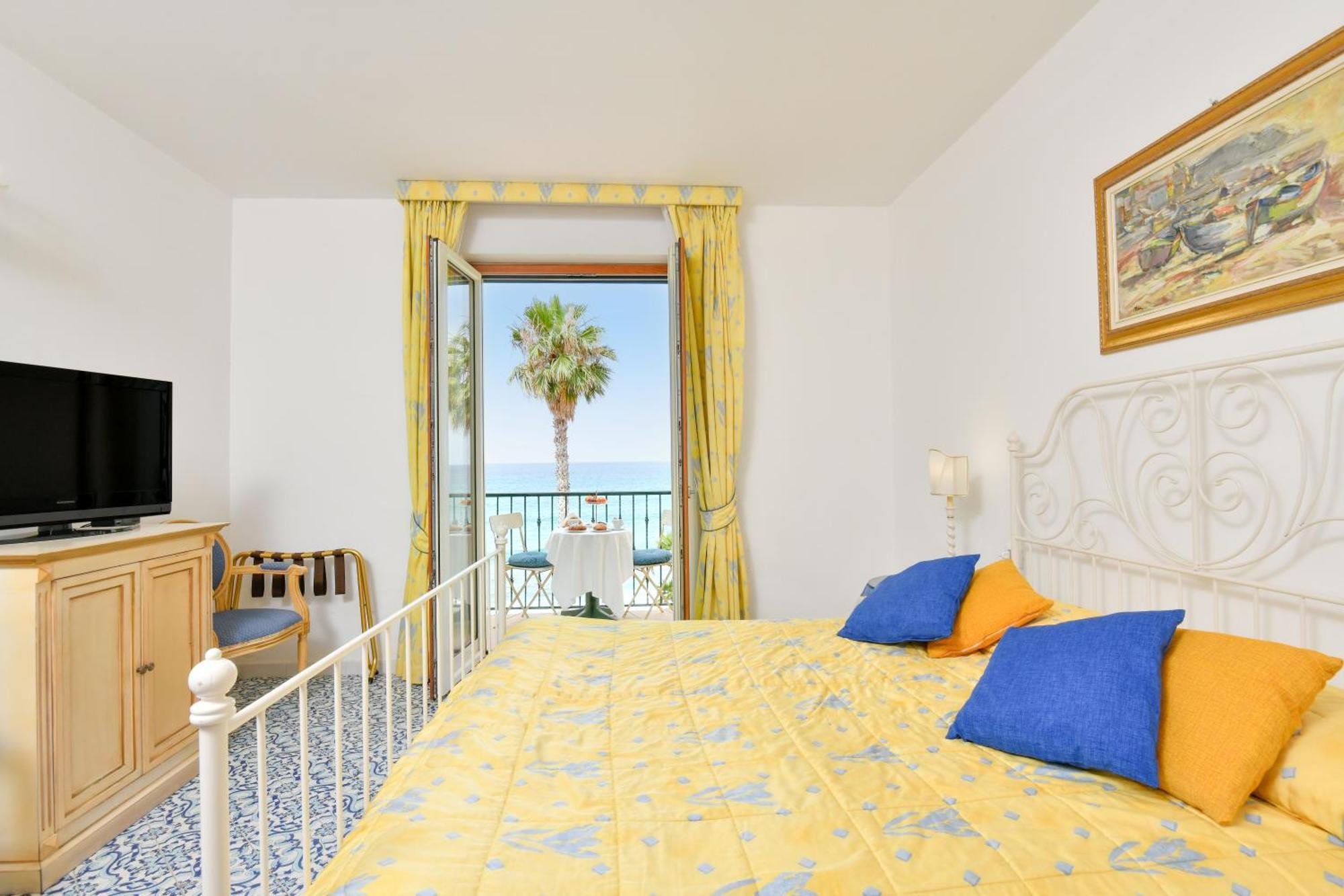 Hotel Villa Sirio Санта-Мария-ди-Кастеллабате Экстерьер фото