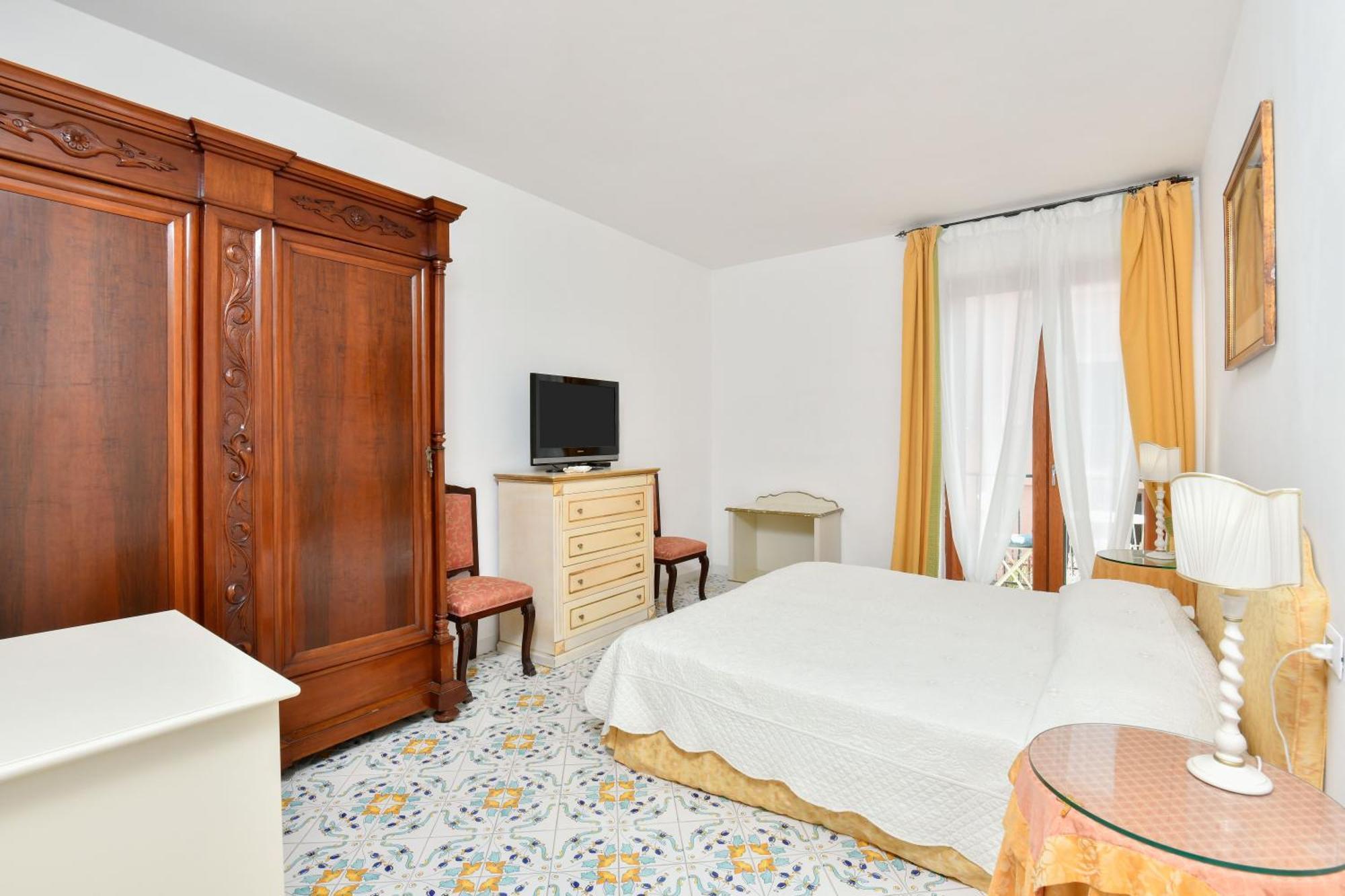 Hotel Villa Sirio Санта-Мария-ди-Кастеллабате Экстерьер фото